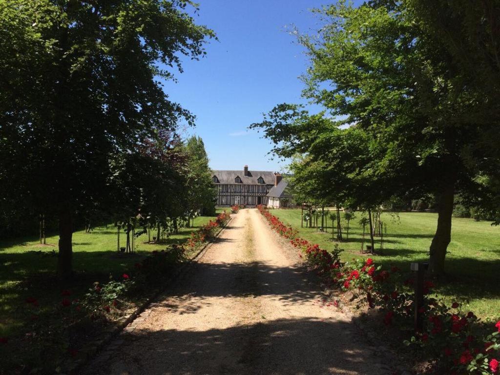La Gloriette Gite Situe Dans La Propriete Dun Magnifique Manoir Vatteville-la-Rue Екстер'єр фото